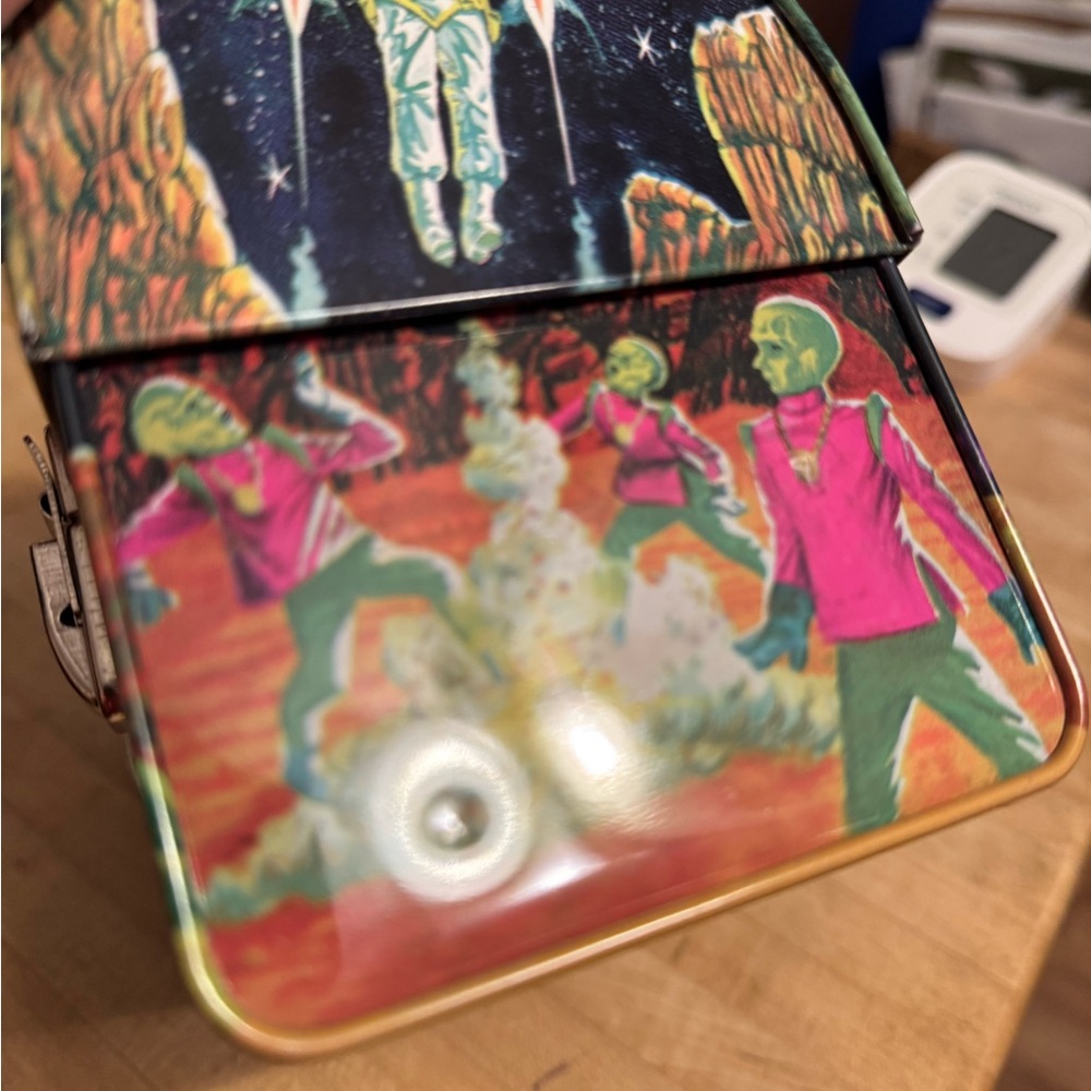 Vintage Lost in Space Metal Lunchbox - Picture 5 of 11